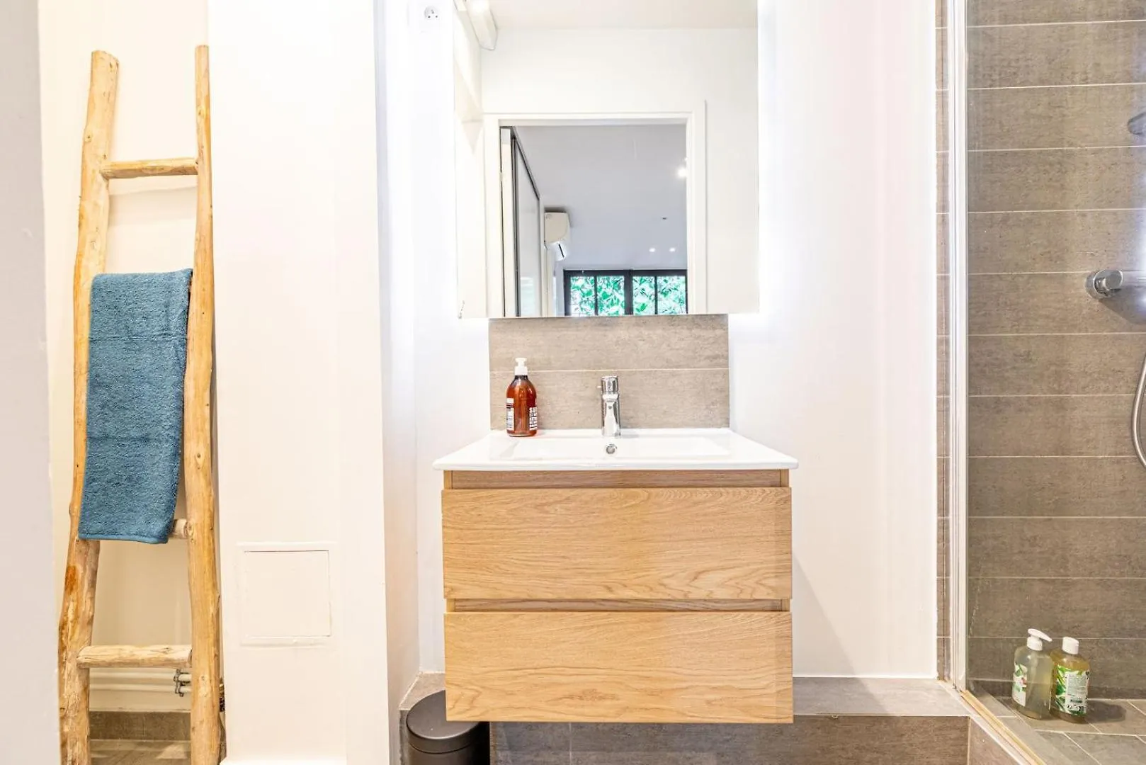 Charming Stay In The 16Th Paris Apartment